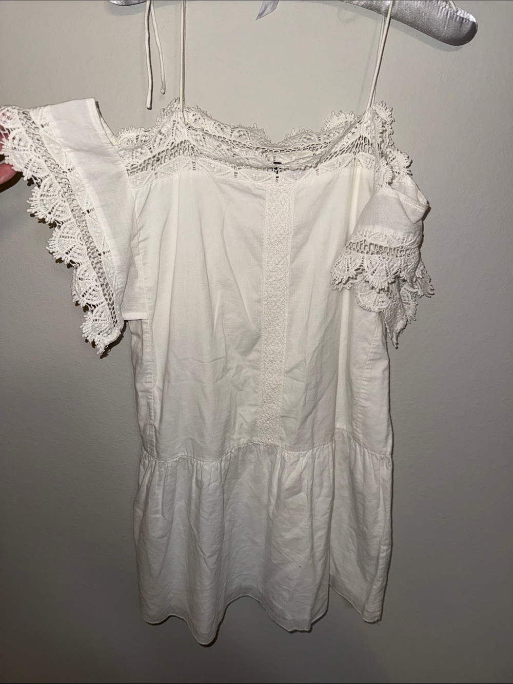 Walter Baker White Lace-Trim Cold Shoulder Mini Dress - size 4